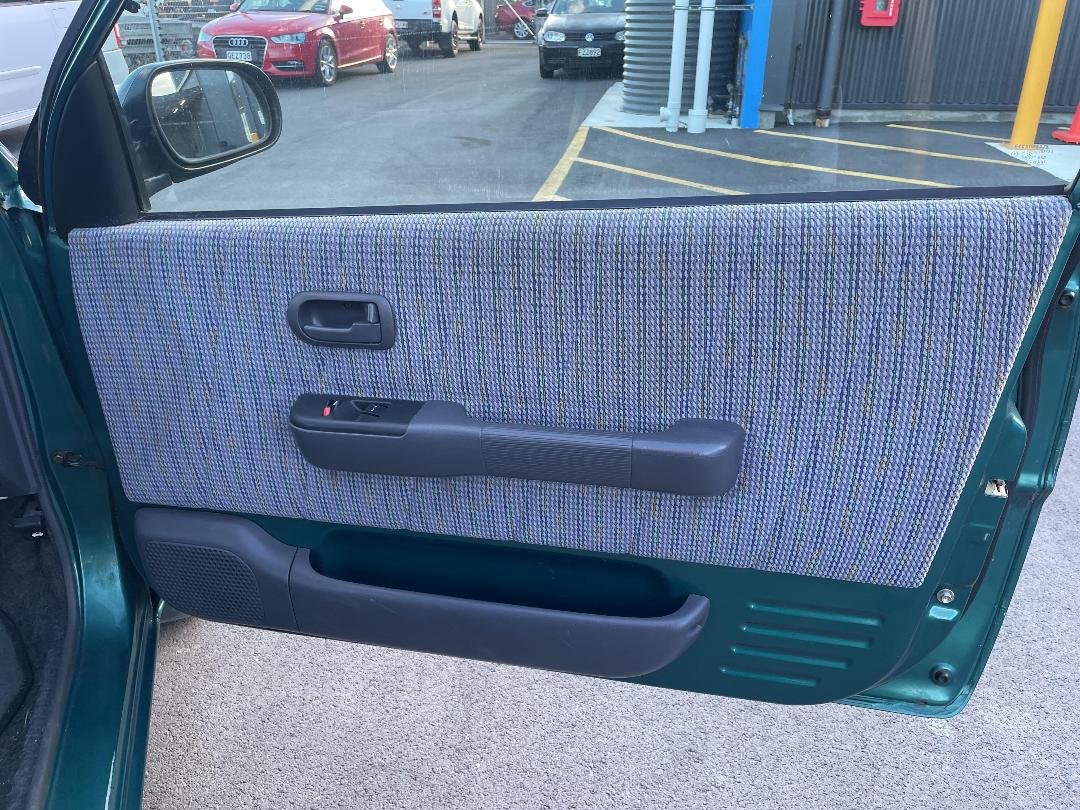 Photo '13' of Honda Logo