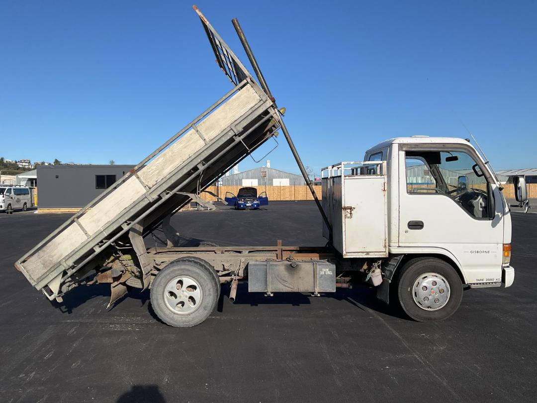 Photo '5' of Isuzu ELF 250 NKR71 TIPPER Tipper