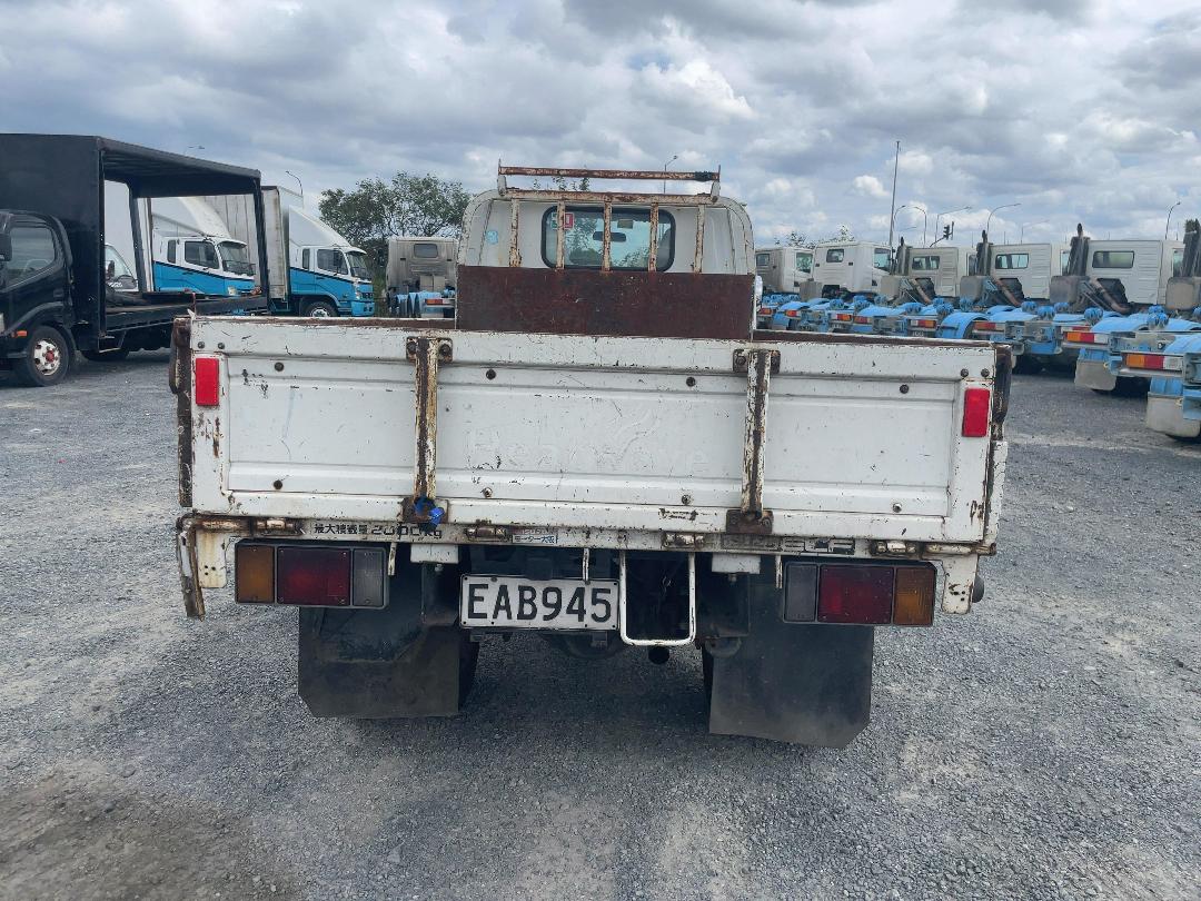 Photo '5' of Isuzu ELF 4x2 Flat Deck