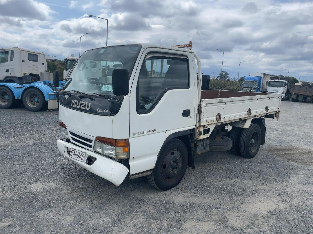 Photo '9' of Isuzu ELF 4x2 Flat Deck