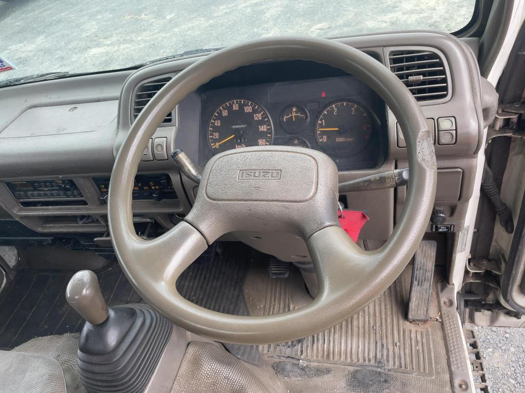 Photo '13' of Isuzu ELF 4x2 Flat Deck