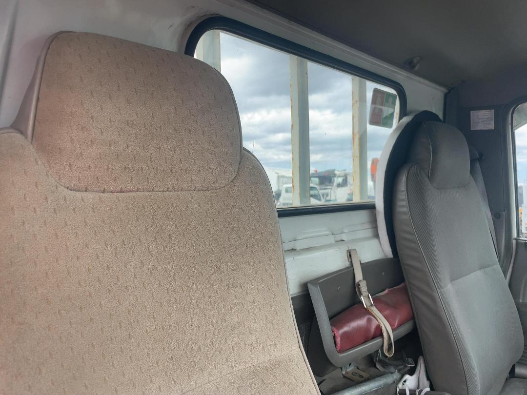 Photo '14' of Isuzu ELF 4x2 Flat Deck