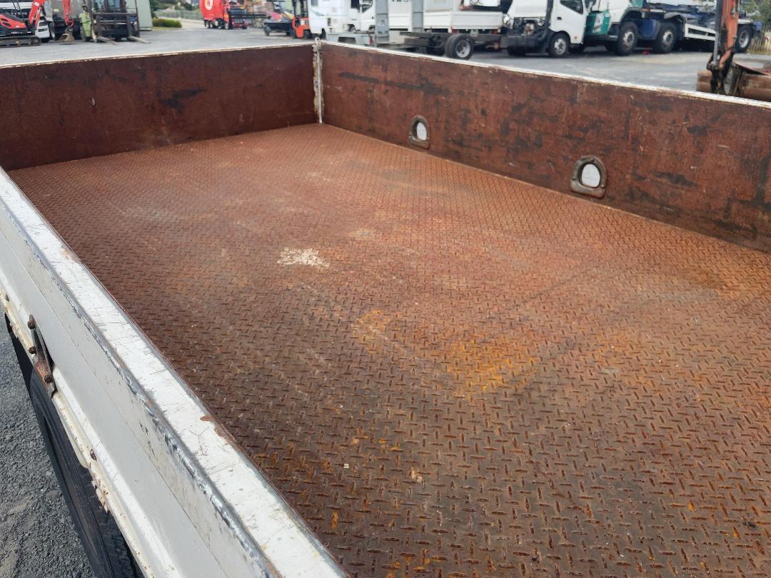 Photo '21' of Isuzu ELF 4x2 Flat Deck