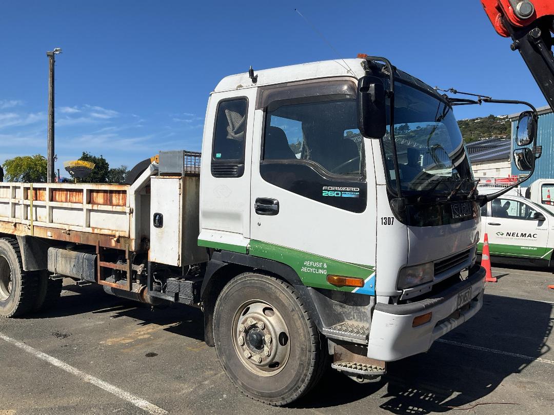 Photo '3' of Isuzu Forward FLAT DECK Flat Deck Photo '3' of Isuzu Forward FLAT DECK Flat Deck