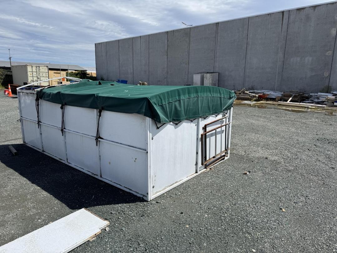 Photo '35' of Isuzu Forward FLAT DECK Flat Deck