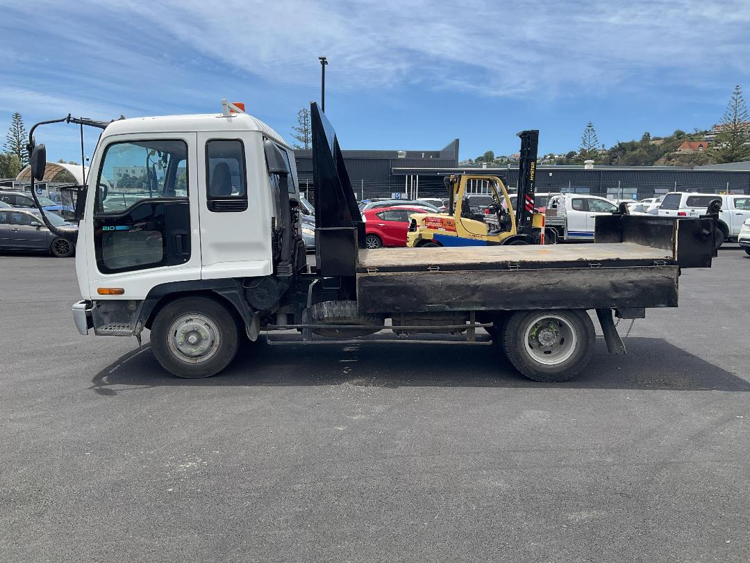 Photo '11' of Isuzu Forward Tipper Photo '11' of Isuzu Forward Tipper