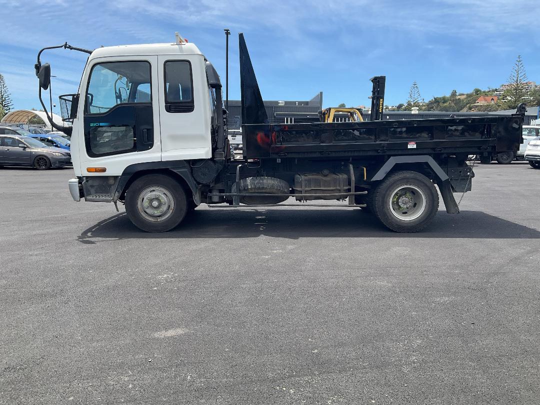Photo '10' of Isuzu Forward Tipper Photo '10' of Isuzu Forward Tipper