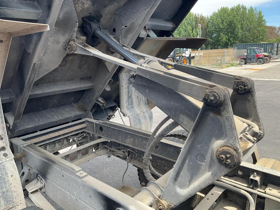 Photo '24' of Isuzu Forward Tipper Photo '24' of Isuzu Forward Tipper