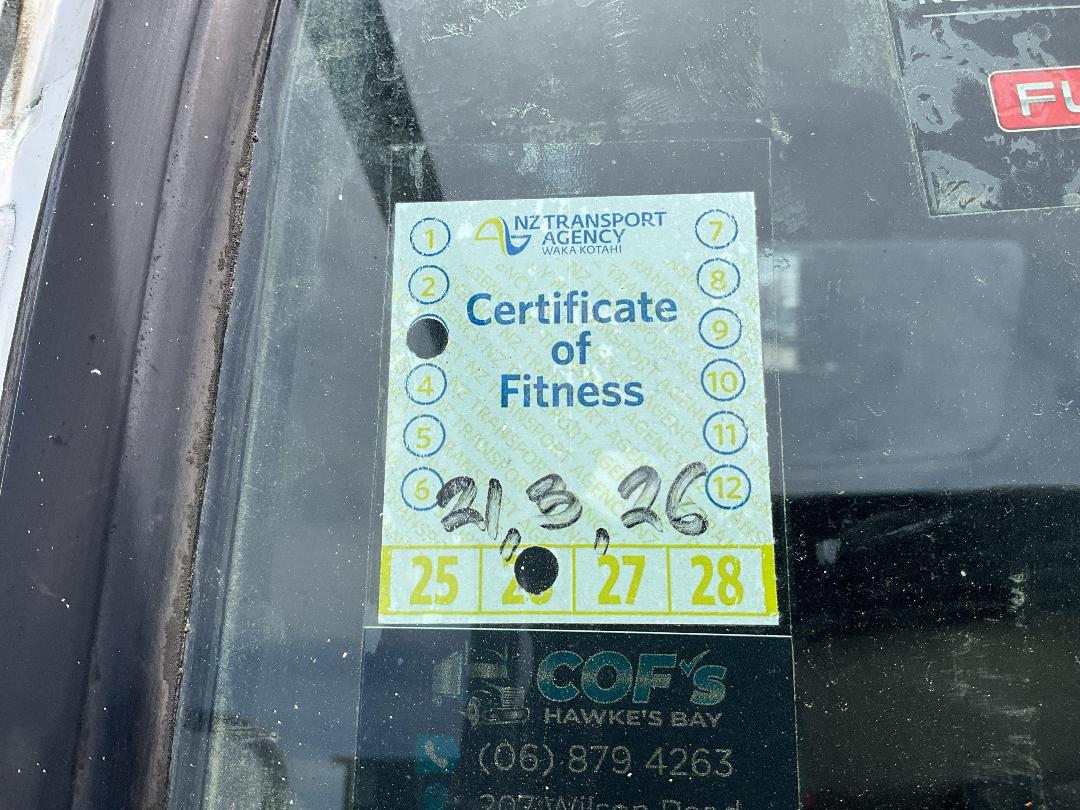 Photo '36' of Isuzu Forward Tipper Photo '36' of Isuzu Forward Tipper