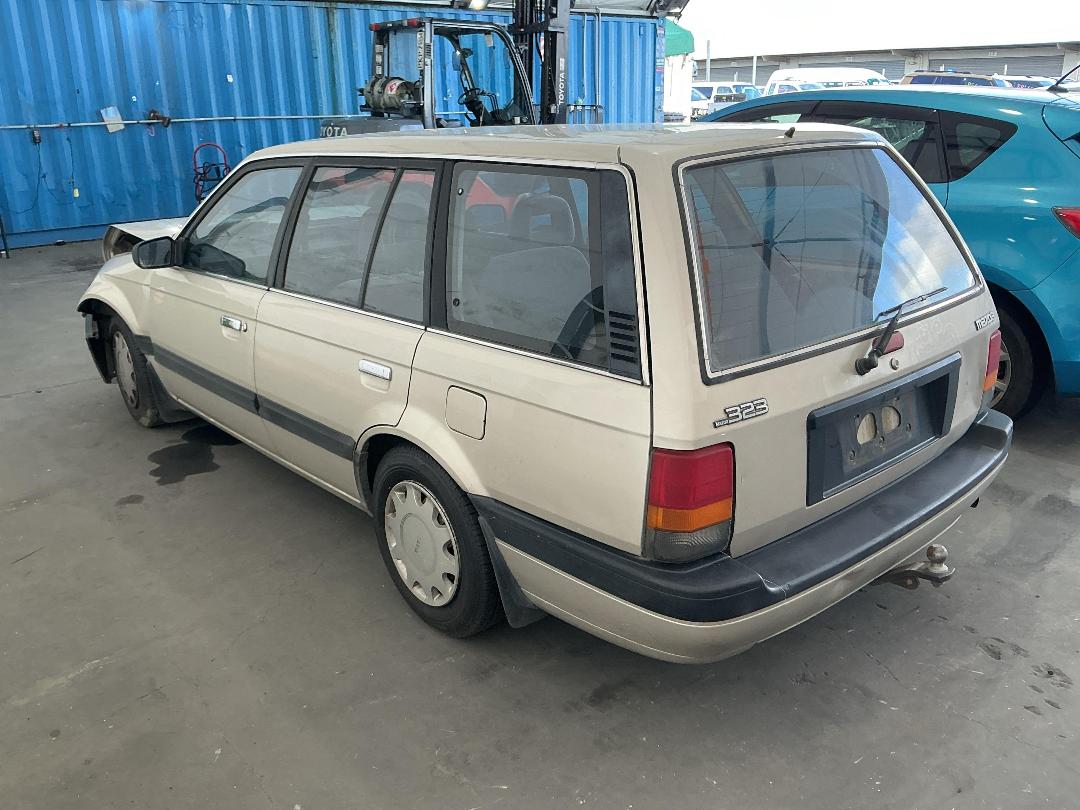 Photo '13' of Mazda 323 GLX