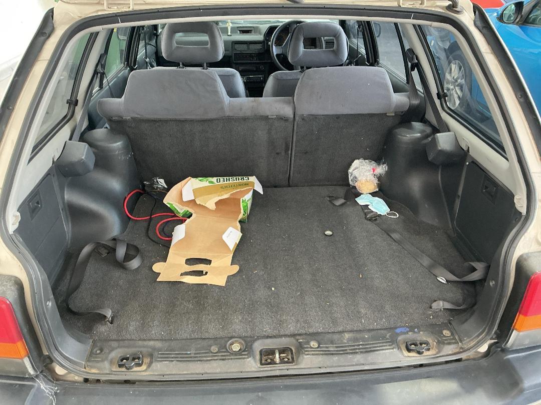 Photo '17' of Mazda 323 GLX