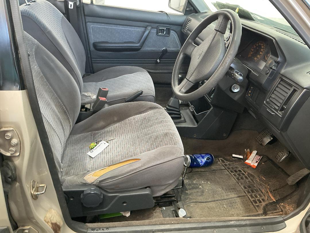 Photo '23' of Mazda 323 GLX