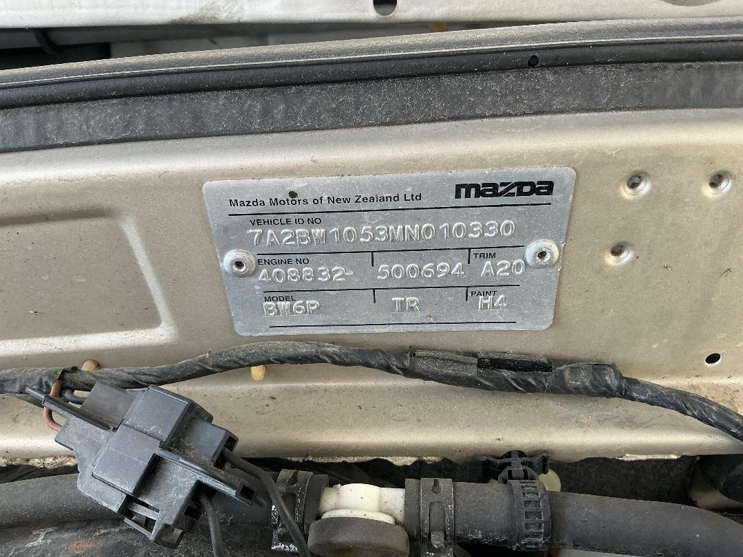 Photo '29' of Mazda 323 GLX