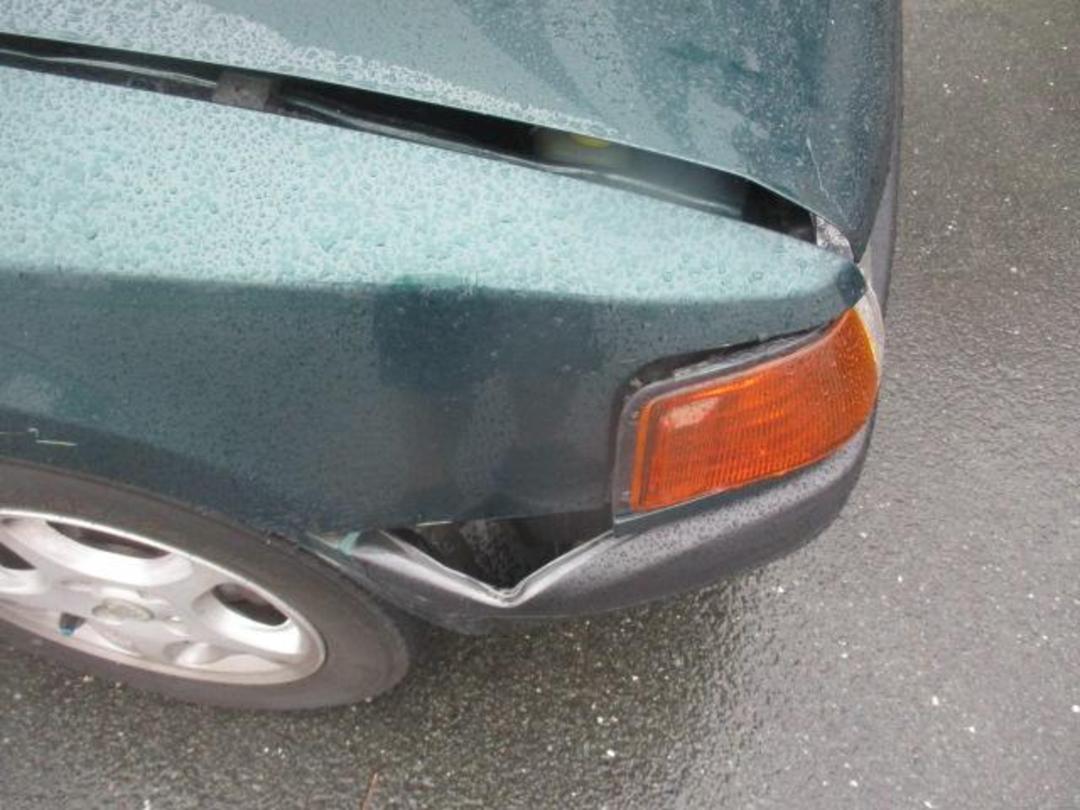 Photo '4' of Mazda 323