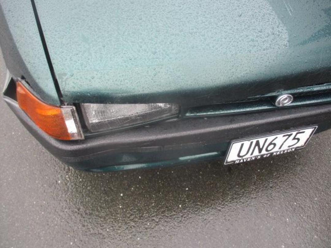 Photo '6' of Mazda 323