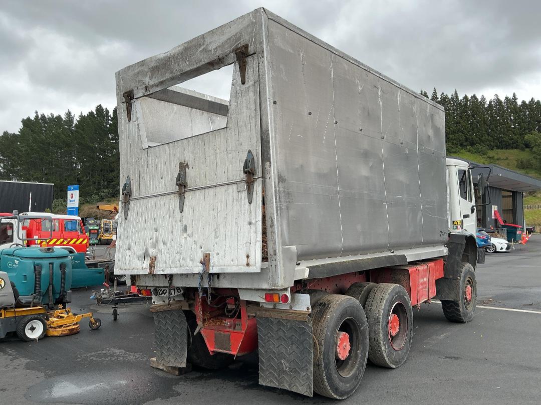 Photo '4' of Mercedes-Benz 2538 Tipper