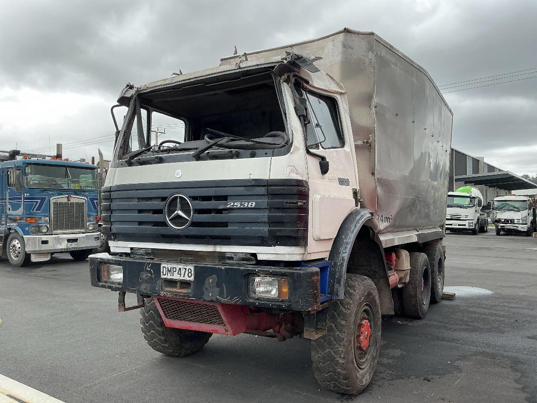 Photo '9' of Mercedes-Benz 2538 Tipper
