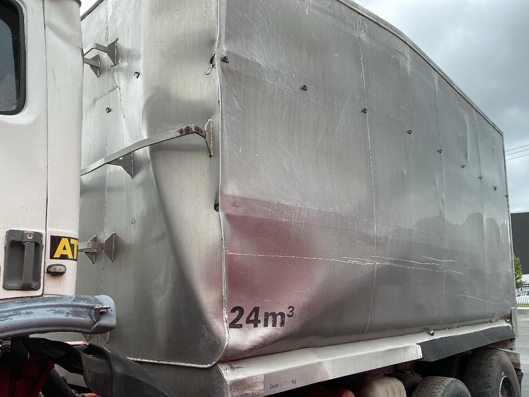 Photo '28' of Mercedes-Benz 2538 Tipper