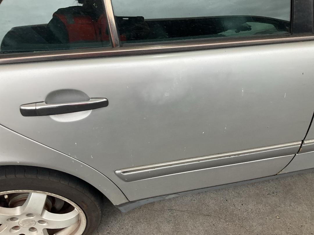 Photo '28' of Mercedes-Benz E200