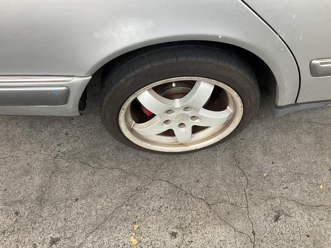 Photo '29' of Mercedes-Benz E200