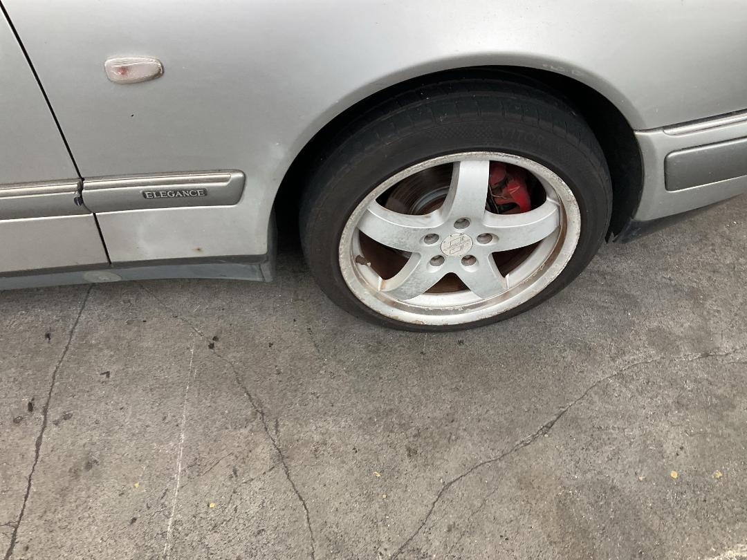 Photo '30' of Mercedes-Benz E200