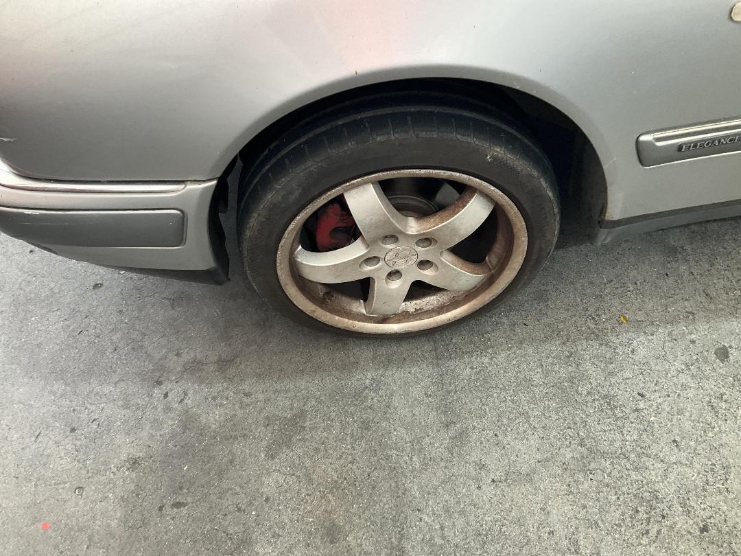 Photo '31' of Mercedes-Benz E200