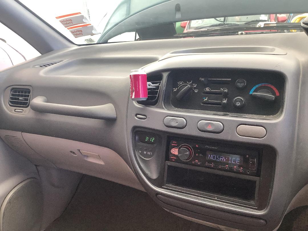 Photo '19' of Mitsubishi Delica Space Gear Photo '19' of Mitsubishi Delica Space Gear