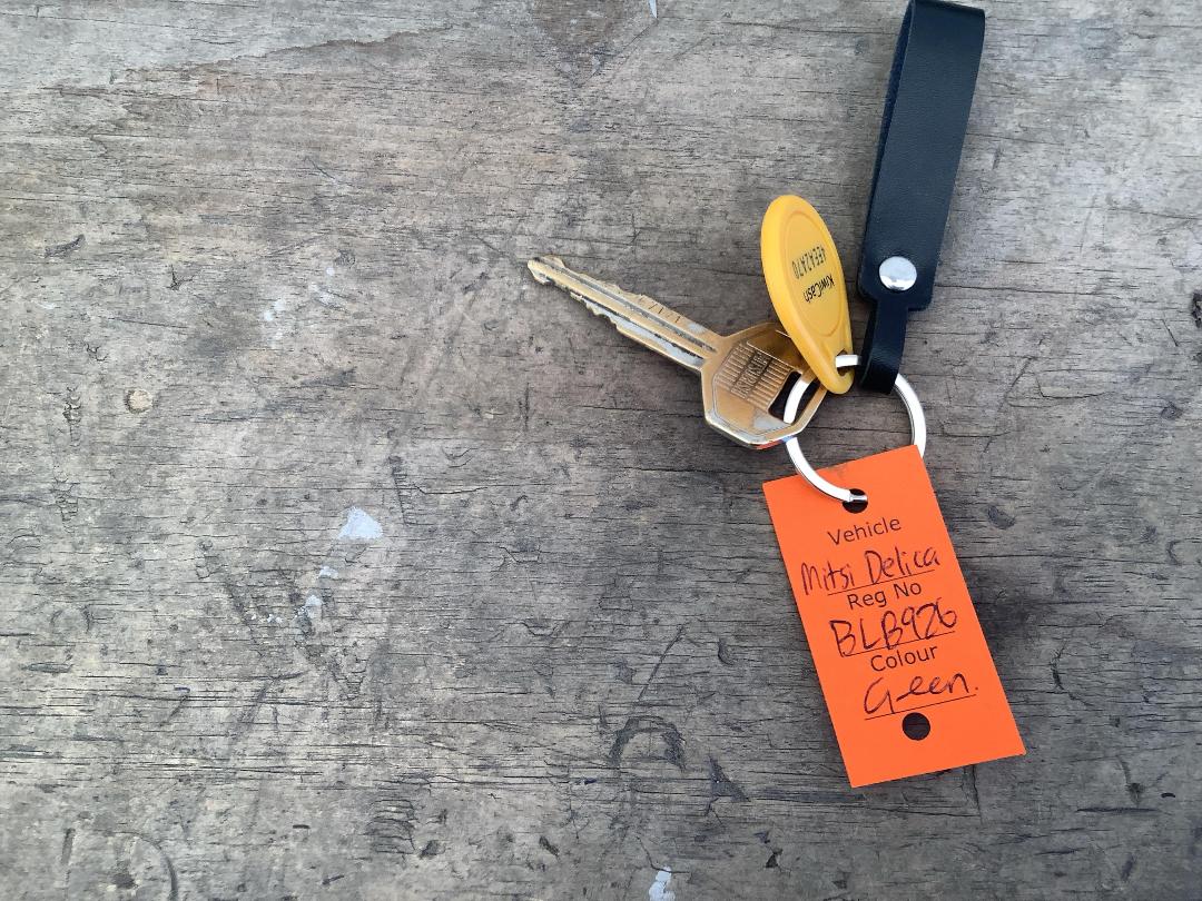 Photo '20' of Mitsubishi Delica Space Gear Photo '20' of Mitsubishi Delica Space Gear