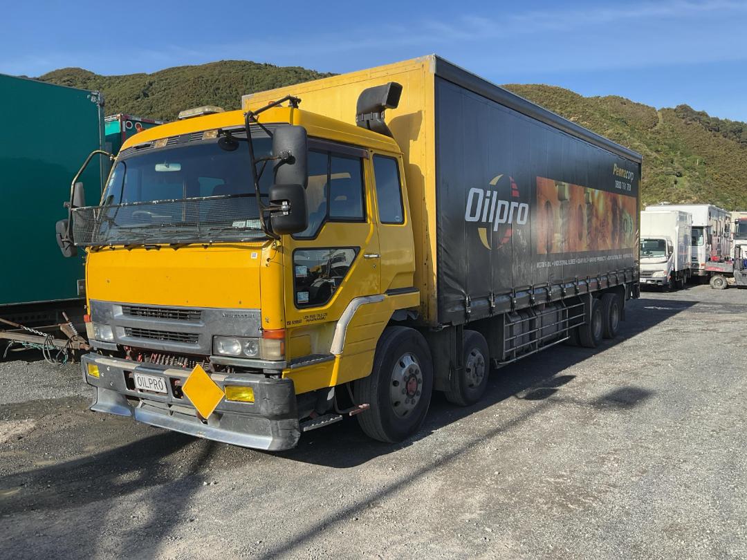 Photo '9' of Mitsubishi Fuso FS410US Curtainsider