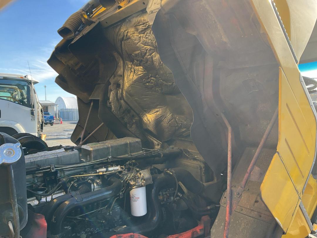 Photo '15' of Mitsubishi Fuso FS410US Curtainsider