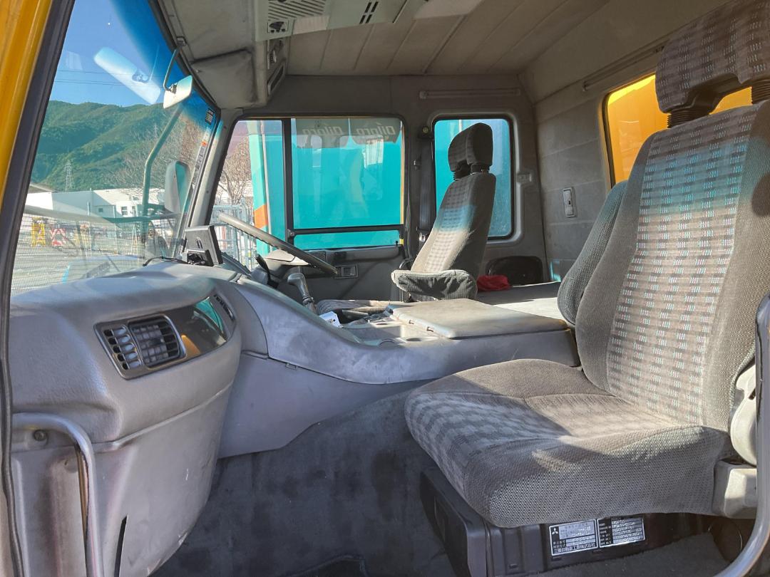 Photo '24' of Mitsubishi Fuso FS410US Curtainsider