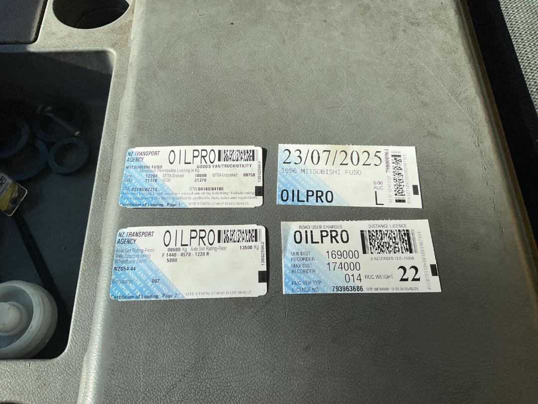 Photo '17' of Mitsubishi Fuso FS410US Curtainsider