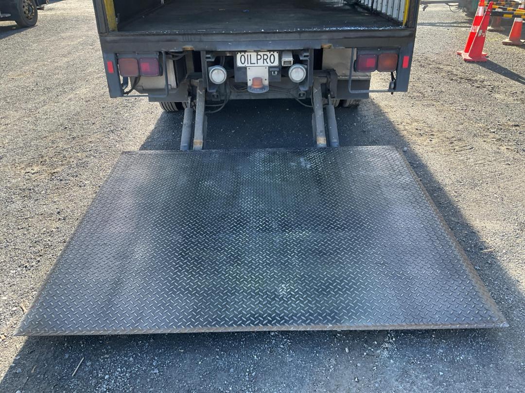 Photo '25' of Mitsubishi Fuso FS410US Curtainsider