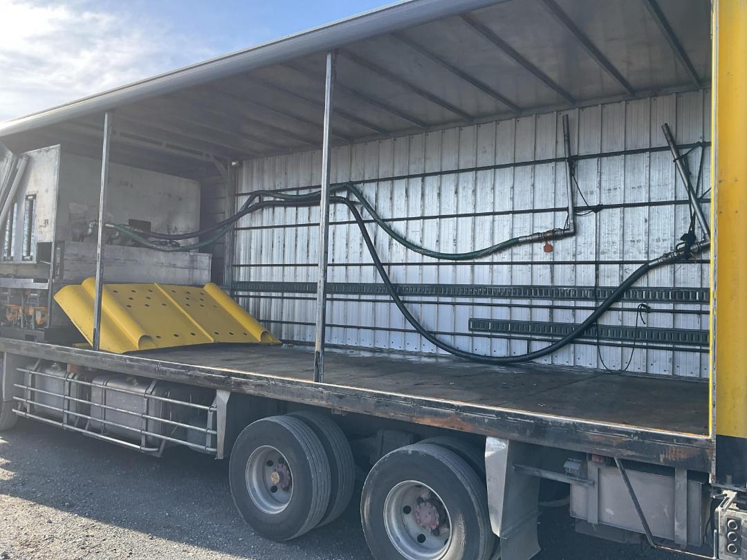 Photo '35' of Mitsubishi Fuso FS410US Curtainsider