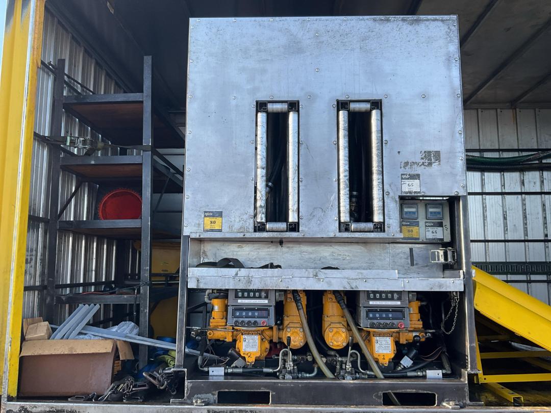 Photo '31' of Mitsubishi Fuso FS410US Curtainsider