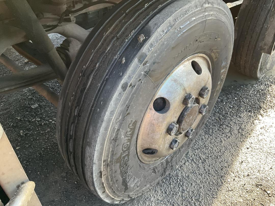 Photo '43' of Mitsubishi Fuso FS410US Curtainsider