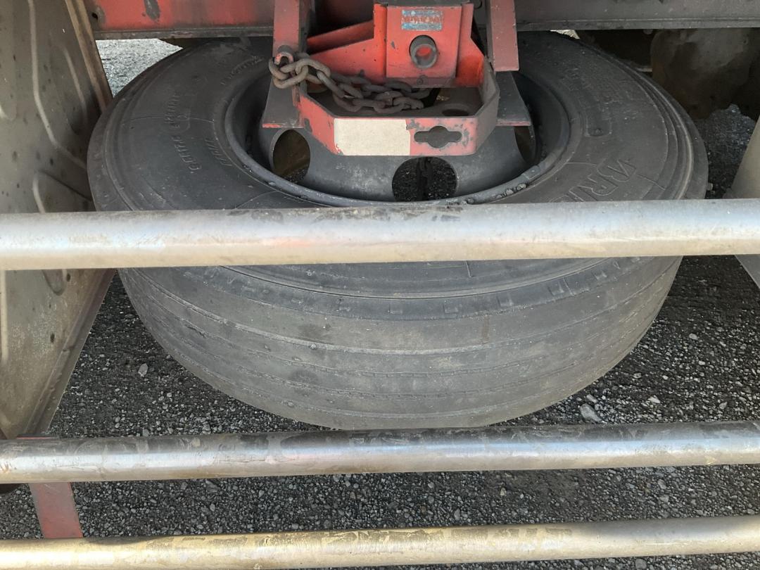 Photo '40' of Mitsubishi Fuso FS410US Curtainsider