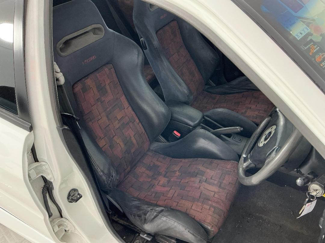 Photo '27' of Mitsubishi Lancer