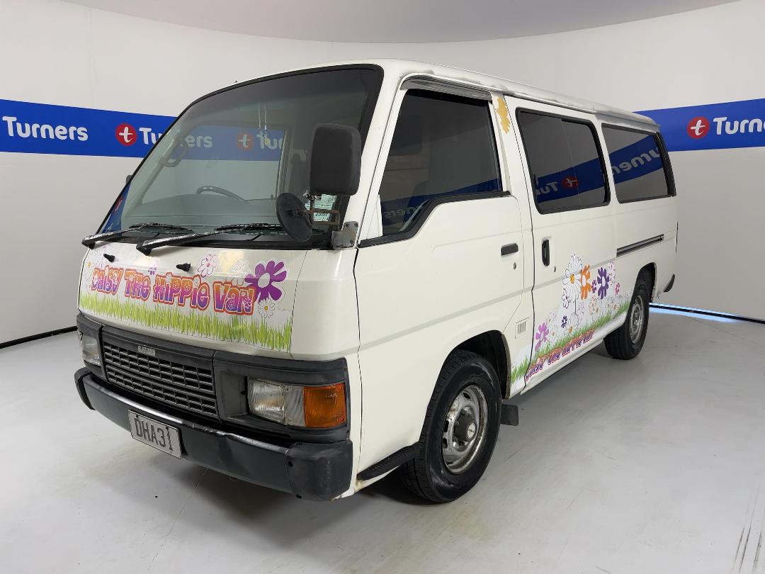 Photo '4' of Nissan Caravan