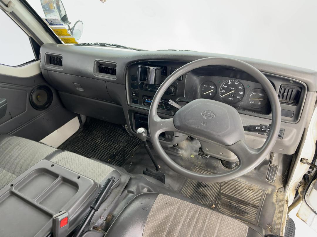 Photo '16' of Nissan Caravan