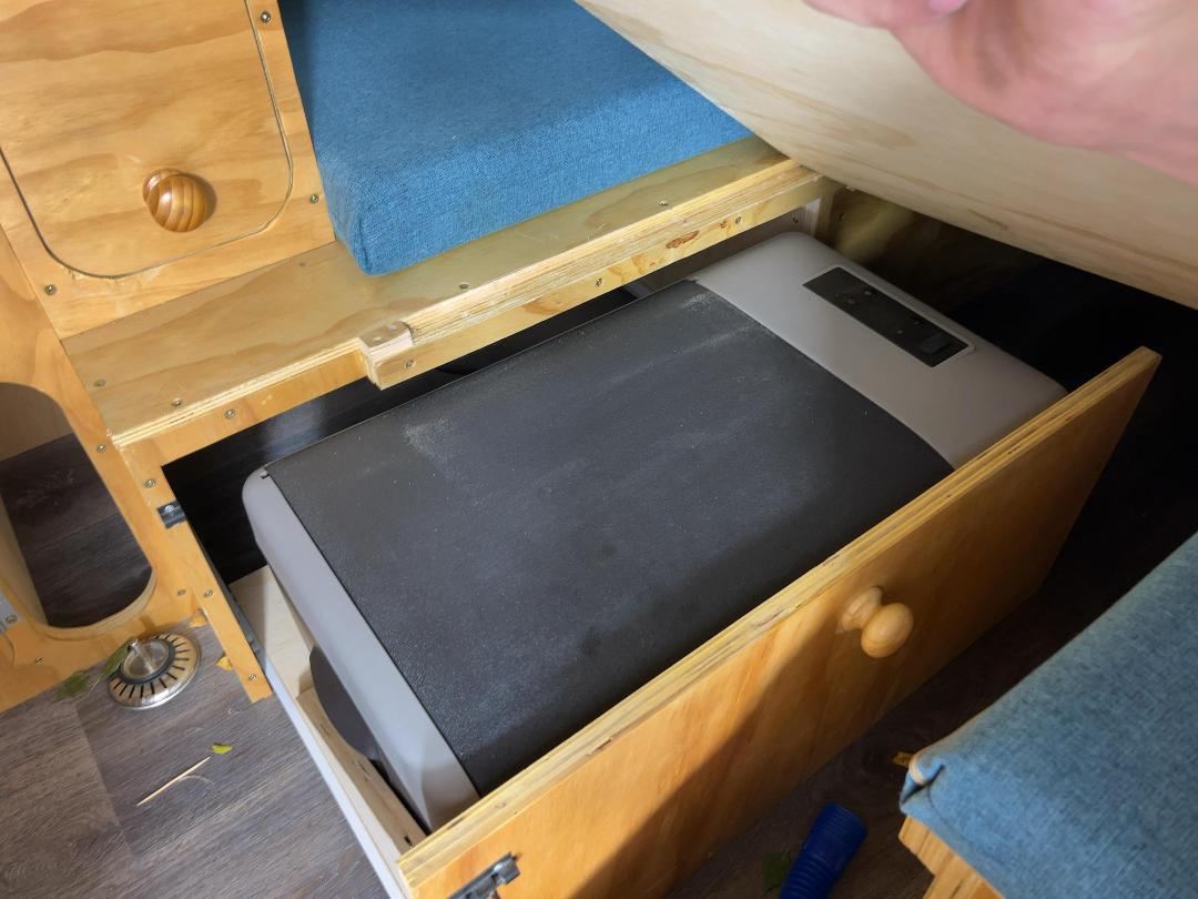 Photo '24' of Nissan Caravan