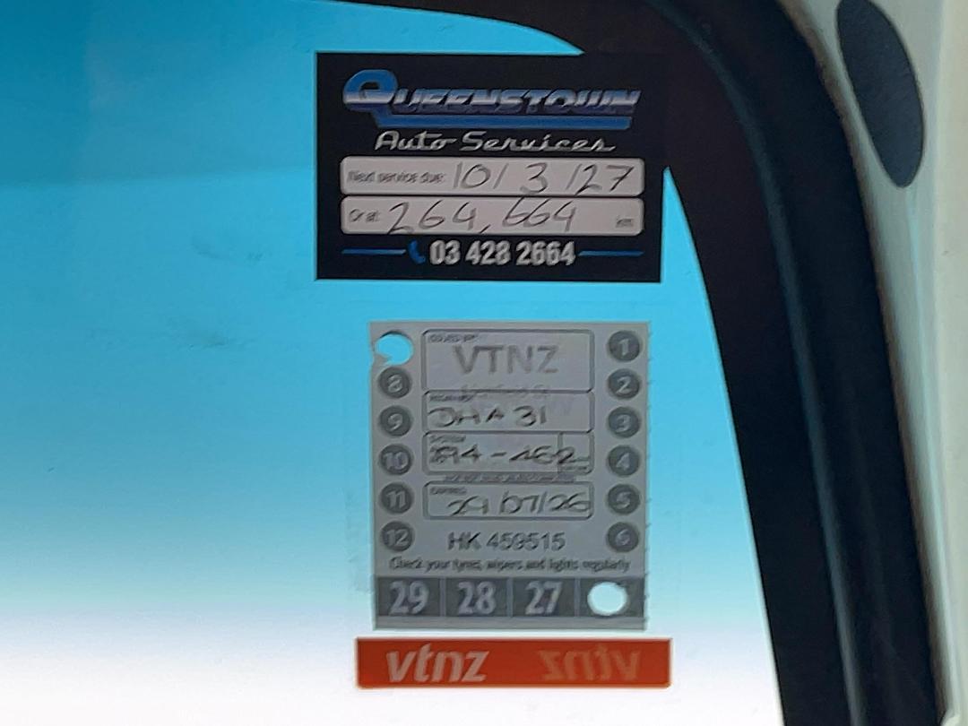 Photo '28' of Nissan Caravan