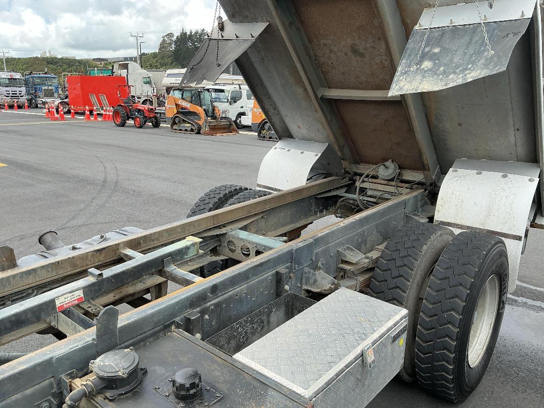 Photo '28' of Nissan Diesel CP210 SWB 10SPD 4X2 Tipper