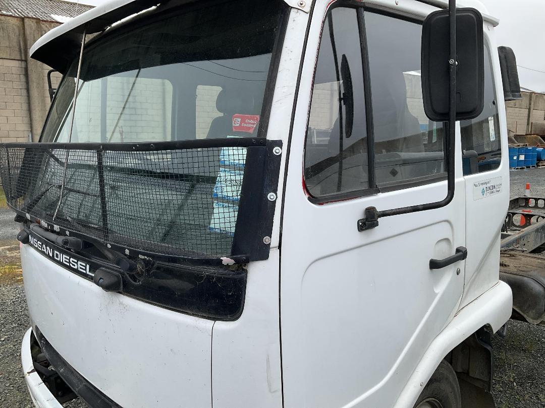 Photo '3' of Nissan Diesel MK205 4X2 Cab Chassis