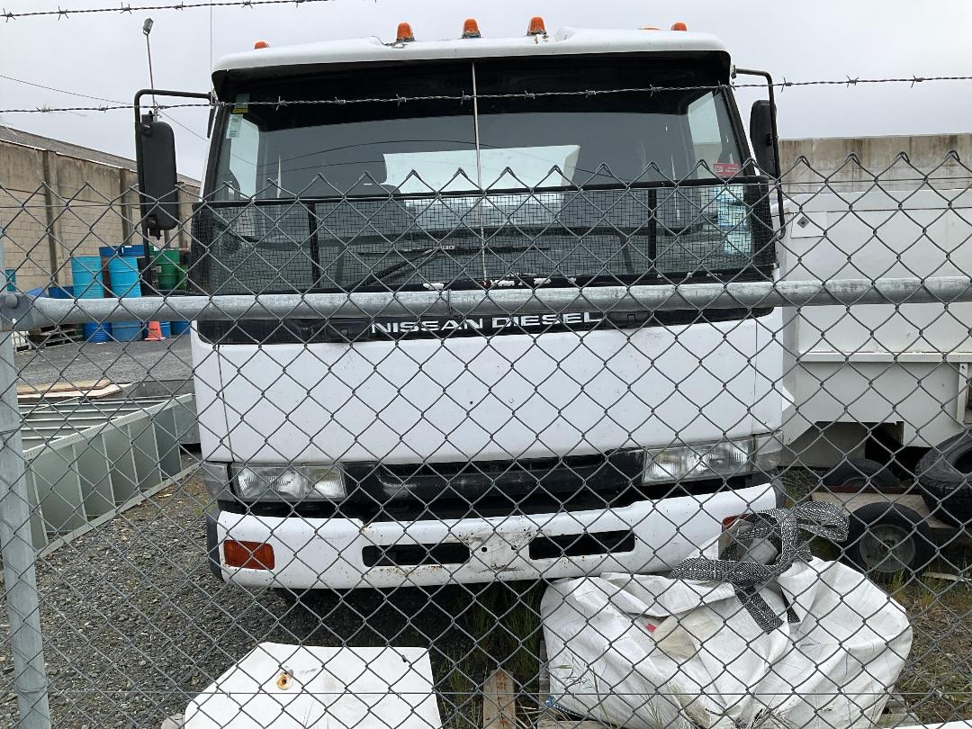 Photo '4' of Nissan Diesel MK205 4X2 Cab Chassis