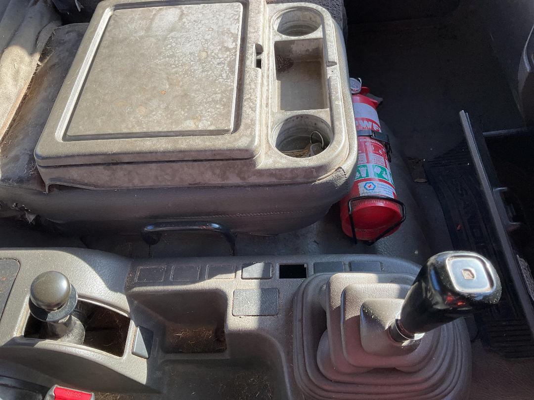 Photo '13' of Nissan Diesel MK205 4X2 Cab Chassis