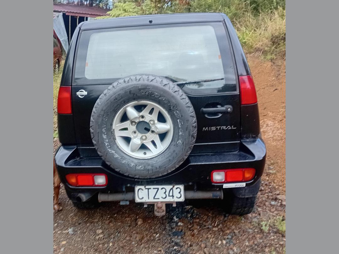 Photo '4' of Nissan Mistral