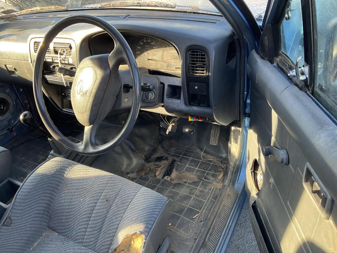 Photo '12' of Nissan Navara D/C W/S