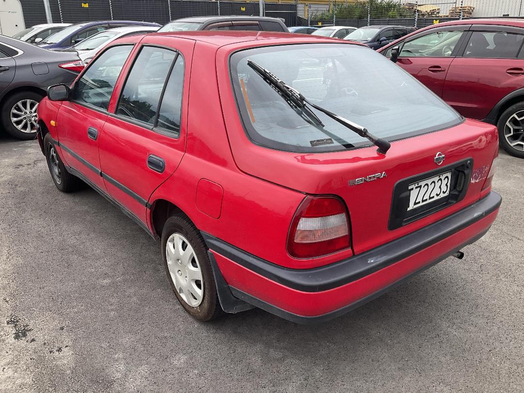 Photo '3' of Nissan Sentra Q Photo '3' of Nissan Sentra Q