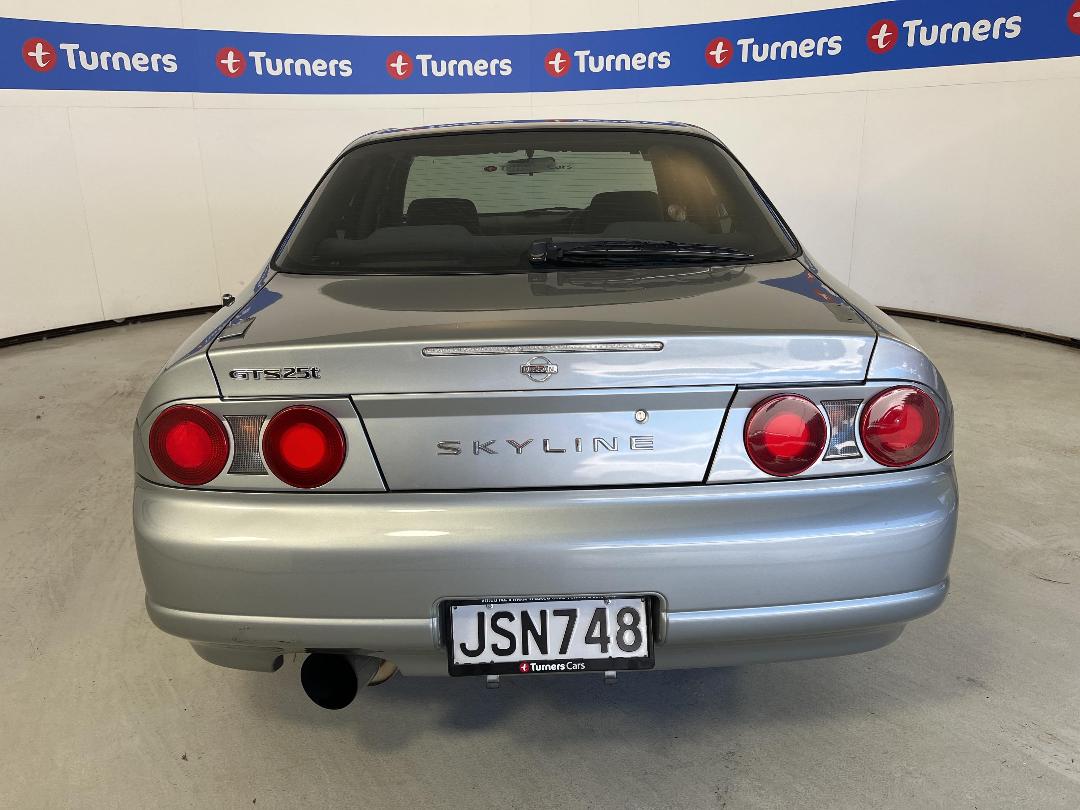 Photo '6' of Nissan Skyline